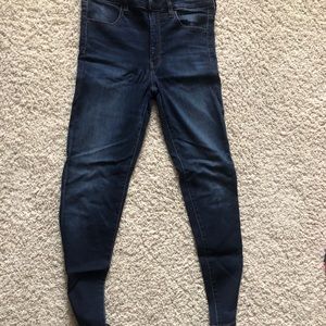 Hi-Rise super skinny Jegging.